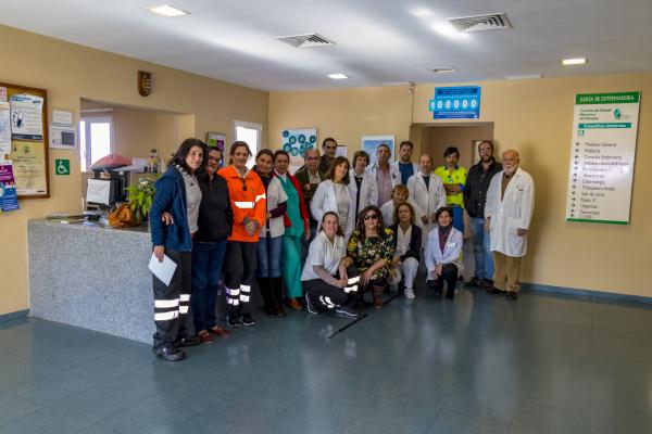 Los profesionales del Centro de Salud de Herrera del Duque posan tras conocer la concesión del premio de Top 20 Hospitales