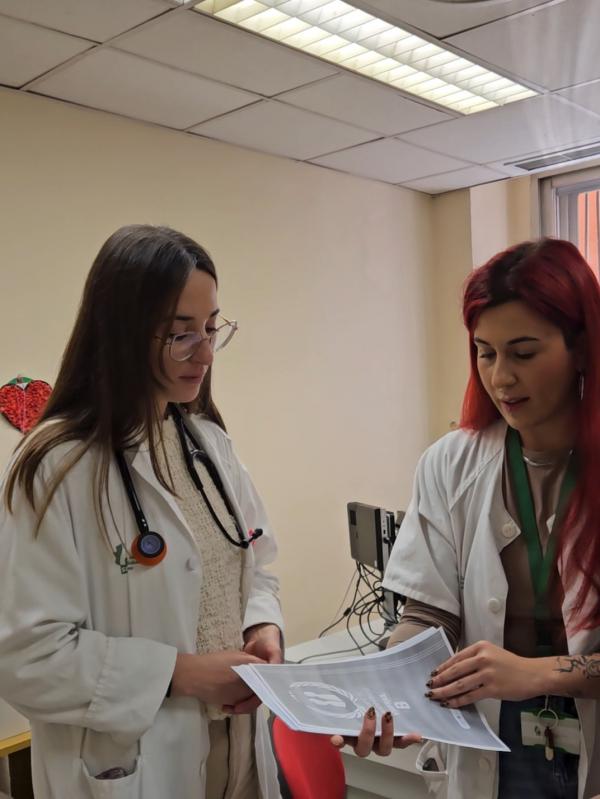 Equipo mdico de oncogeriatra: enfermera Jara Escribano Latorre y doctora Alejandra Cespedes Diego.